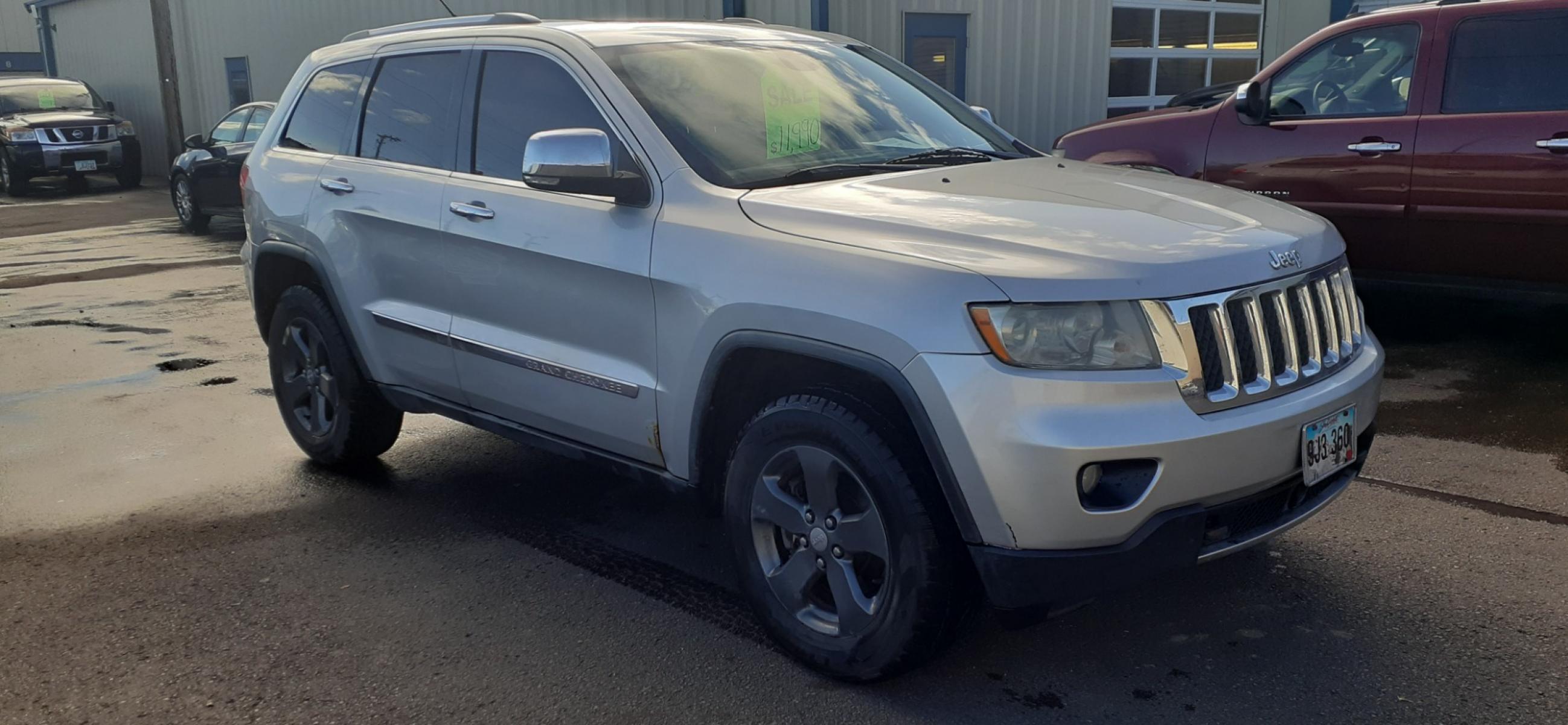 2011 Jeep Grand Cherokee (1J4RR6GT0BC) with an 5.7 Hemi engine, 5-Speed Automatic transmission, located at 2015 Cambell Street, Rapid City, SD, 57701, (605) 342-8326, 44.066433, -103.191772 - Photo #1